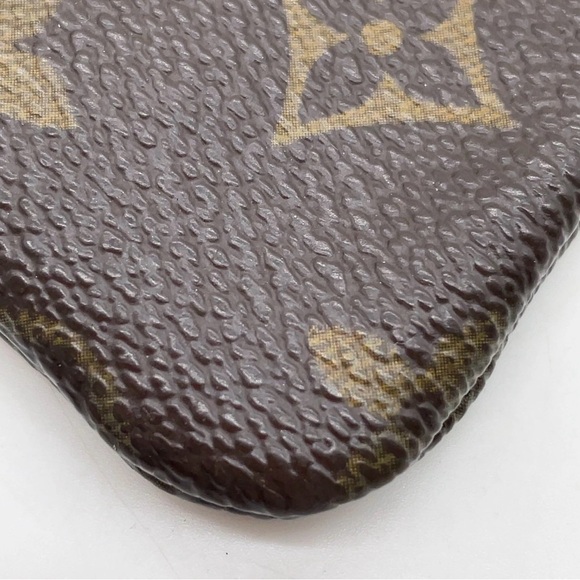 Louis Vuitton Monogram Canvas Key Holder - Picture 9 of 16